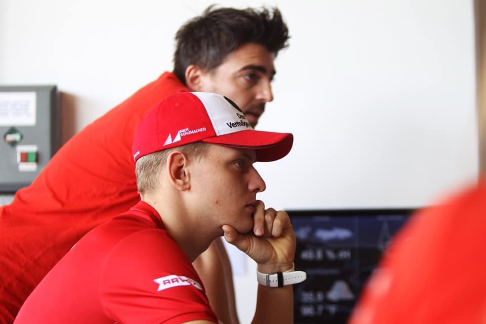 Mercedes vzdal „boj“ o Micka Schumachera