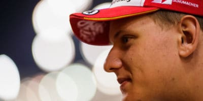 Mick Schumacher oficiálně členem juniorky Ferrari