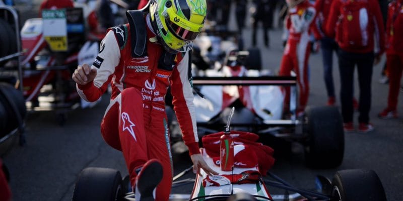 Mick Schumacher je krok od vstupu do Jezdecké akademie Ferrari