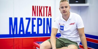 Rusové mohou závodit pod vlajkou FIA, v Anglii Mazepin nepojede