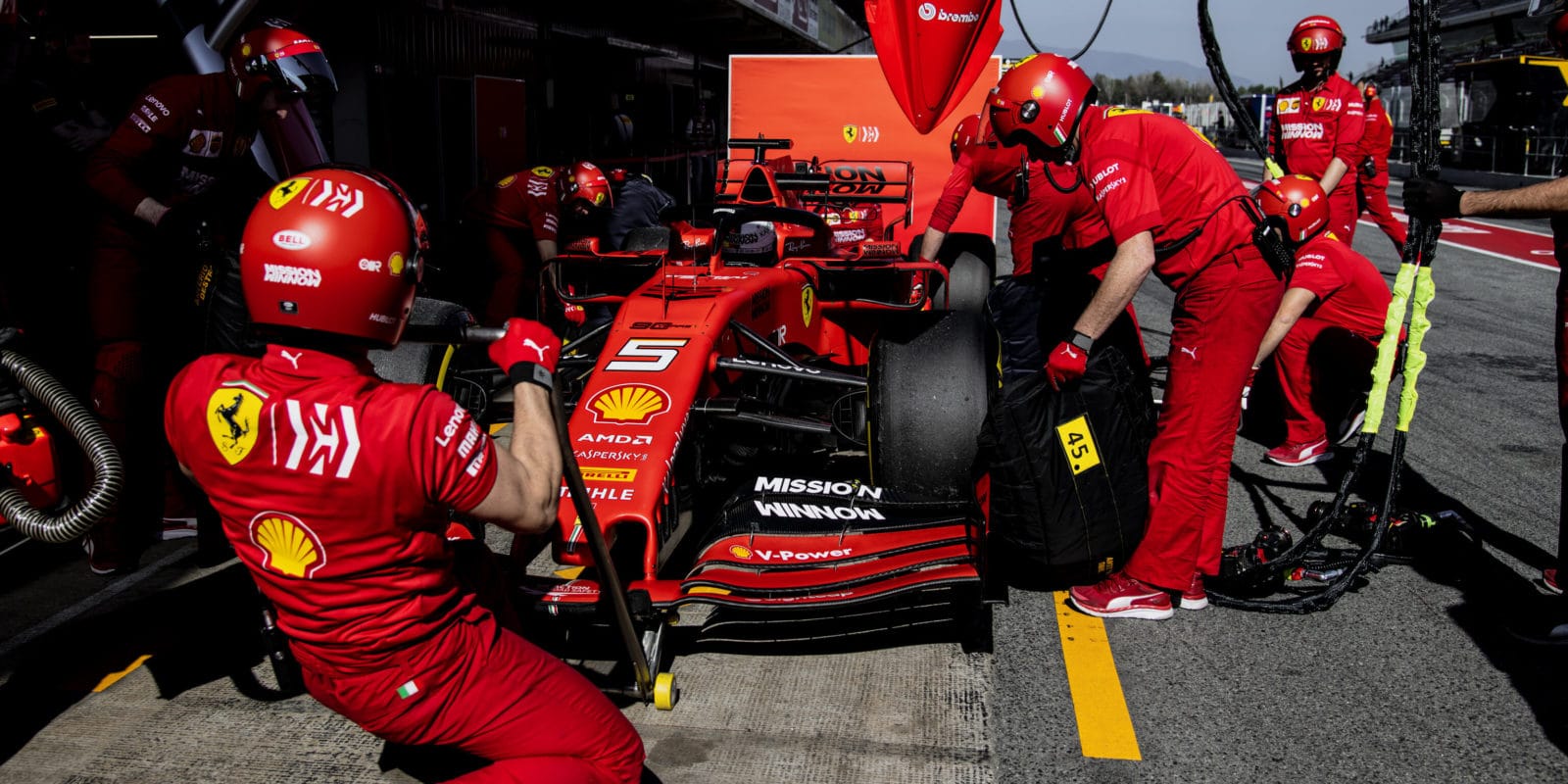 Ferrari odhalilo příčinu Vettelovy havárie