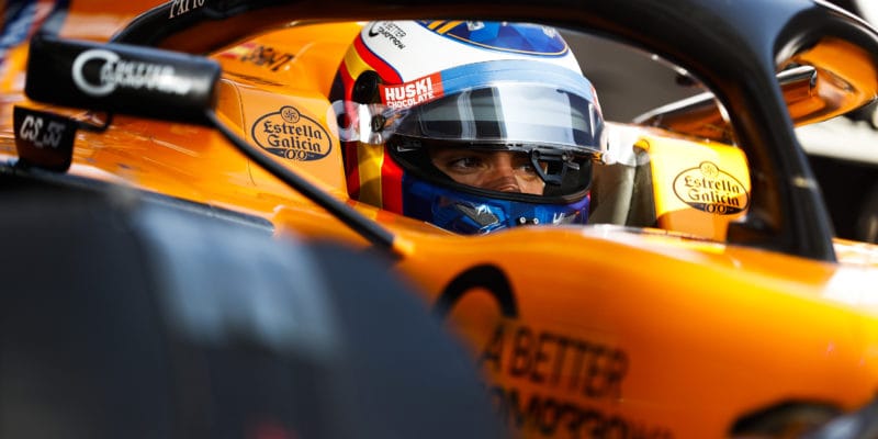 Alonso nám může pomoci, říká Carlos Sainz