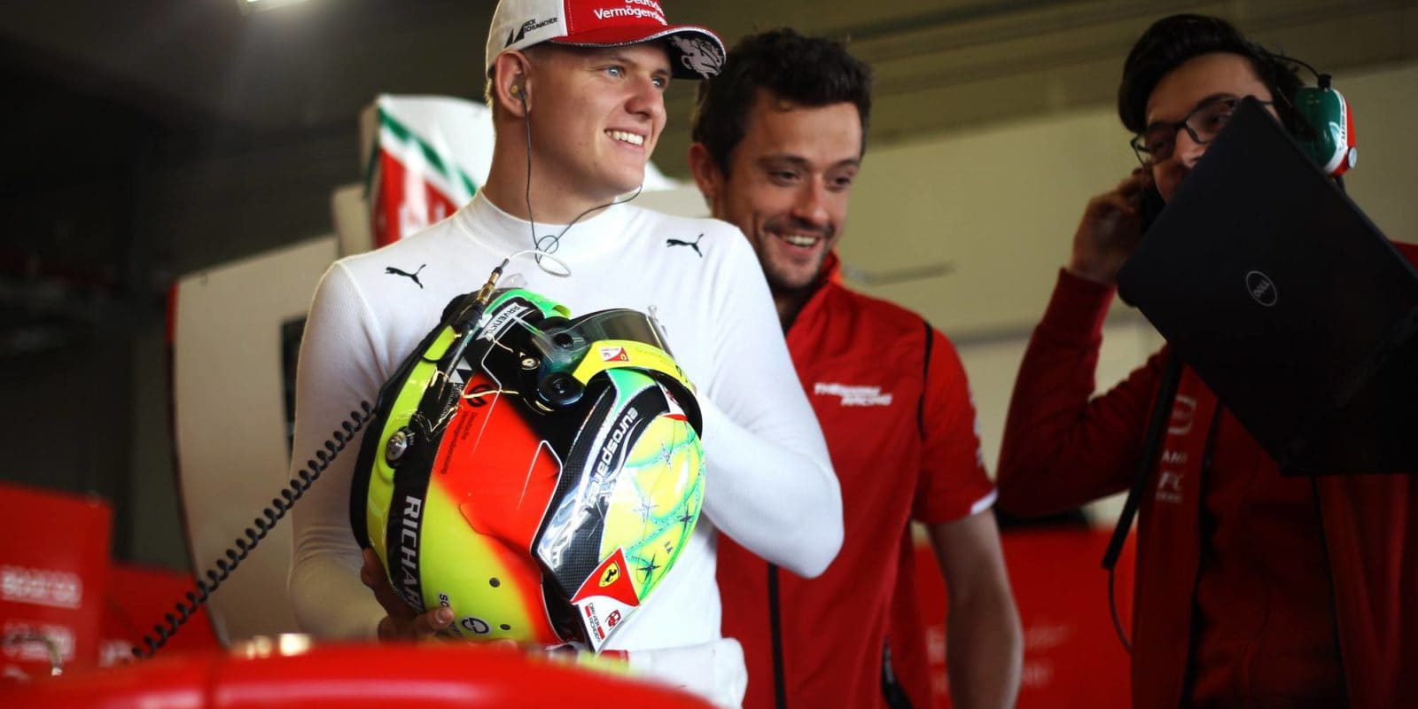 Mick Schumacher bude testovat vůz Ferrari