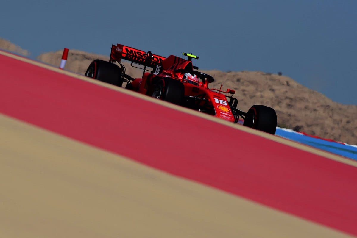V závěrečném tréninku na GP Bahrajnu Ferrari o 0,7s rychlejší než Mercedes