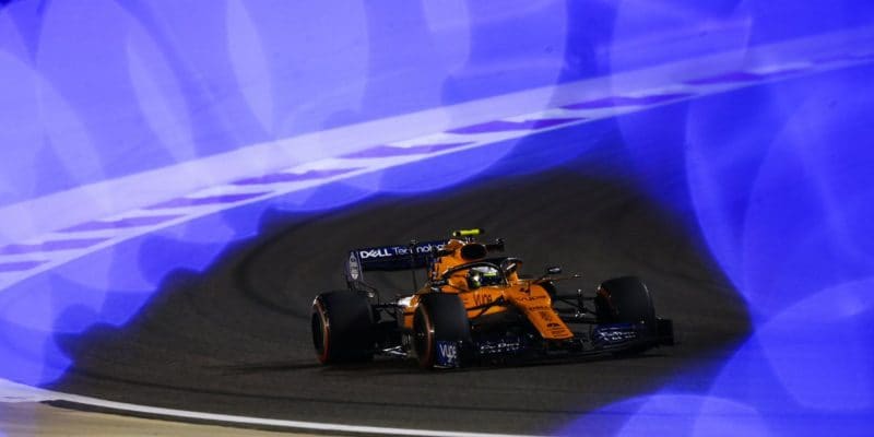 McLaren se probojoval s oběma vozy do třetí části