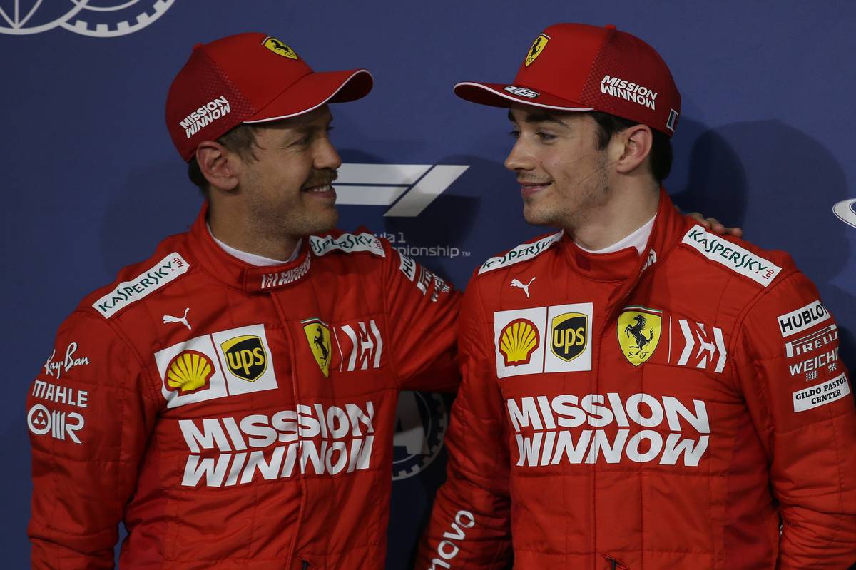 Leclerc a Vettel chtějí v závodě pracovat týmově