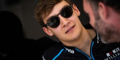 Russell: F1 by měla standardizovat velikost kokpitu