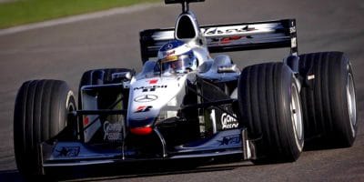 Mika Häkkinen bude znovu závodit