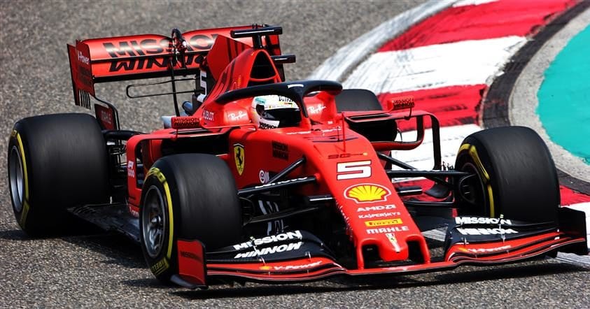 Úvodní trénink na jubilejní 1000. GP pro Vettela