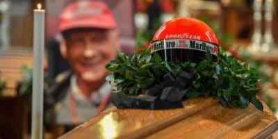 Osobnosti F1 naposledy projevily úctu na pohřbu Laudy