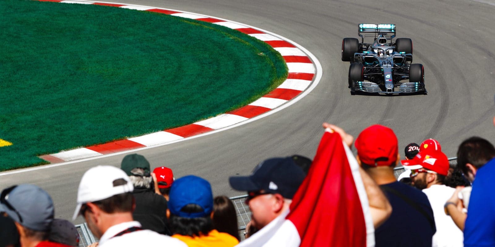 Mercedes vládne dál, v Kanadě zahájil nejrychleji Hamilton
