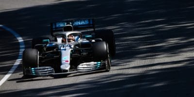 Hamilton nebude potrestán za incident s Verstappenem