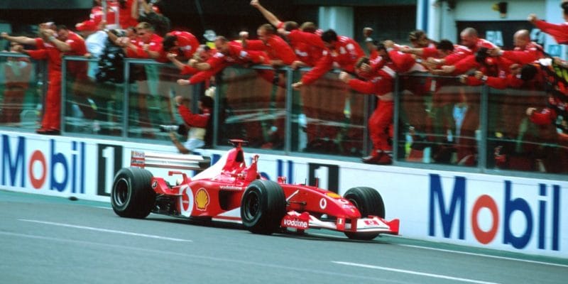 Schumacherovo Ferrari F2002 bude vydraženo