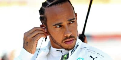 Spravedlnost dorazila i do Stuttgartu: Hamilton penalizován