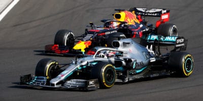 Hamilton: Před závodem tým dvě zastávky vylučoval