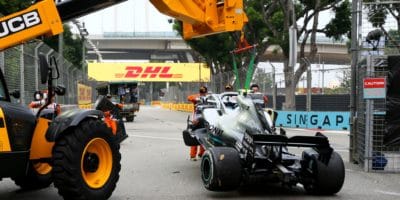Bottas odpoledne boural, v noci se trápil s vozem