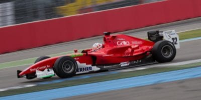 Po dálnici D4 se proháněl vůz GP2