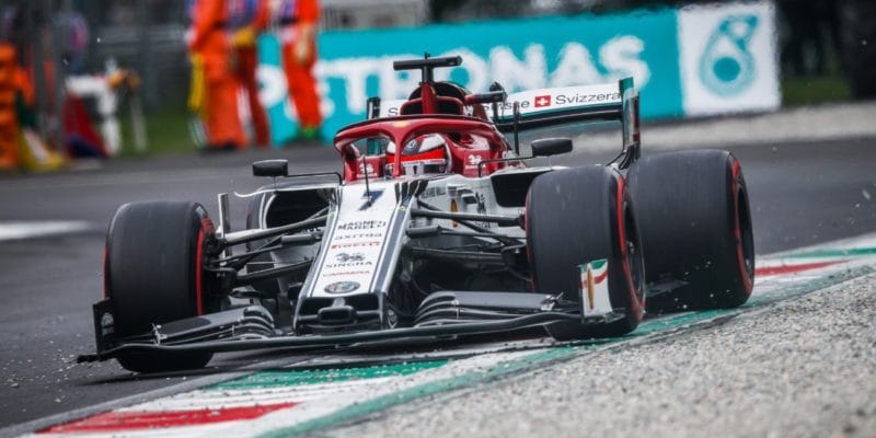 Räikkönen poklesne na štarte o päť miest