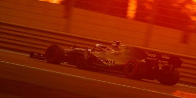 Kvalifikaci v Abú Zabí ovládl Lewis Hamilton