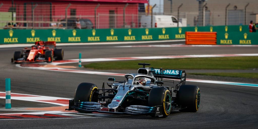 V posledním závodě sezóny 2019 dominoval Hamilton