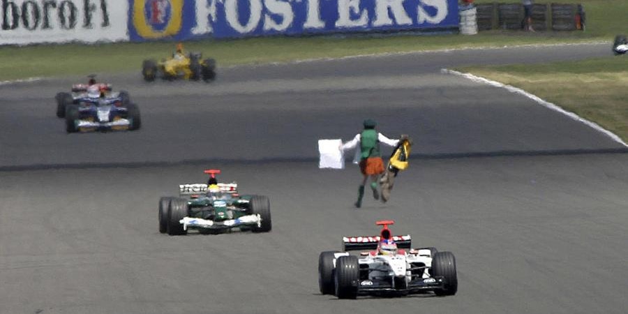 Středeční návrat do historie: GP Velké Británie 2003
