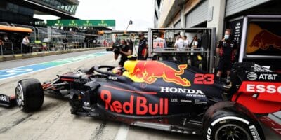 Hamilton mě připravil o možné vítězství, zlobí se Albon