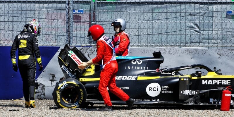 Ricciarda bolelo po nehodě v druhém tréninku koleno