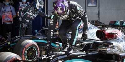 Hamilton nebyl spokojený, Bottas věří v příležitosti