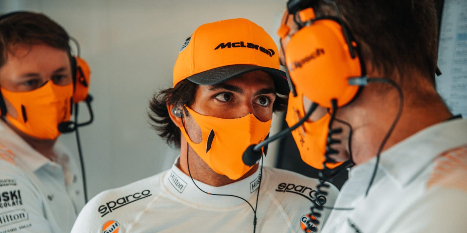 Sainz nadále součástí technických záležitostí v McLarenu