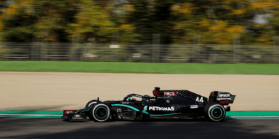 Jediný trénink na Imole: Nejrychlejší Hamilton