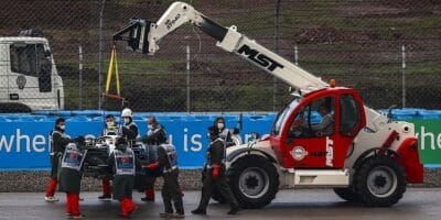 Dážď, mokro a žeriav na trati počas kvalifikácie v Turecku