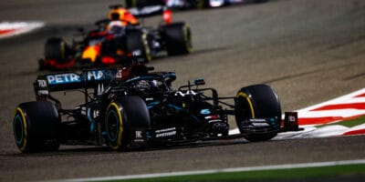 VC Bahrajnu vyhrál Hamilton, Grosjean se podruhé narodil