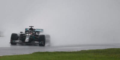 Letos poprvé bez pole position. Hamilton šestý, Bottas devátý