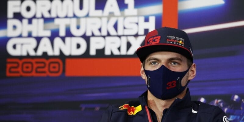 Max Verstappen unikol trestu za incident po zastávke v boxoch