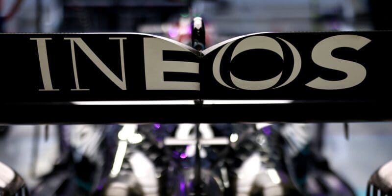INEOS koupil podíl akcií Mercedesu, Wolff zůstane šéfem