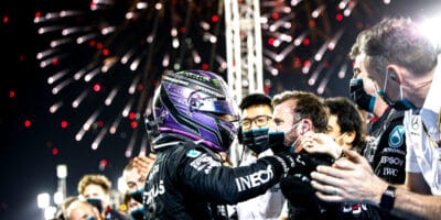Hamiltonův těžký závod, Verstappen chtěl raději penalizaci