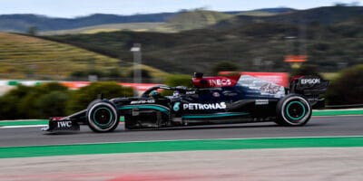 Druhý trénink v Portimãu ovládl Lewis Hamilton