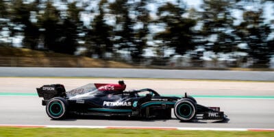Druhý trénink ve Španělsku ovládl Lewis Hamilton