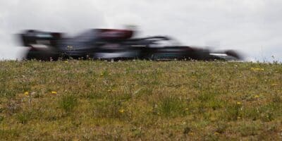 Kvalifikaci na Velkou cenu Portugalska ovládli jezdci Mercedesu