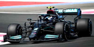 První trénink v Le Castellet: Na špici zpět vozy Mercedesu