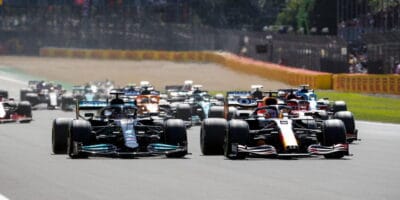 Silverstone nabídl šokující incident, závod vyhrál Hamilton