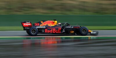 Šok a překvapení ve Spa! Verstappen první, Russell druhý