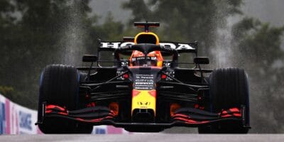 Závod v Belgii, který se „nejel“, vyhrál Max Verstappen