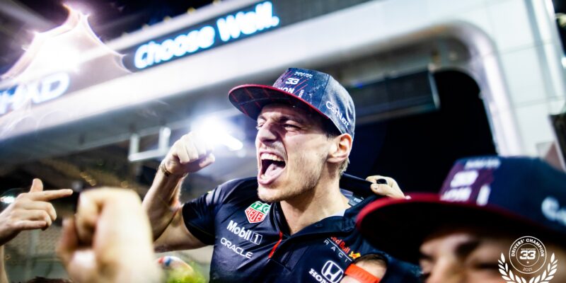 Verstappen prodloužil s Red Bullem do roku 2028