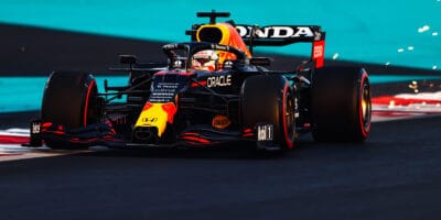 Kvalifikaci na finále sezóny ovládl strategicky Verstappen
