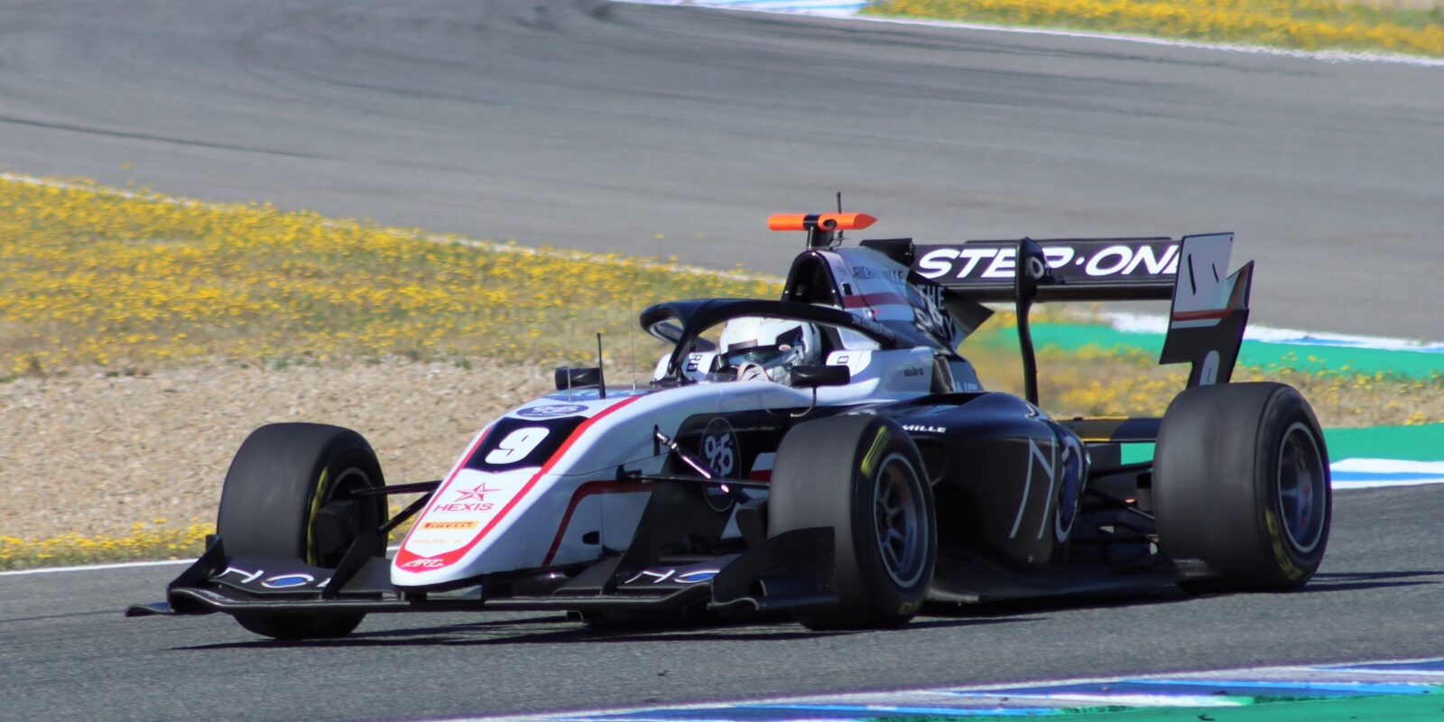 V F3 zůstává Leclerc i Correa