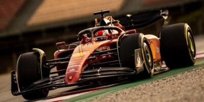 Těžší monoposty nutí ke změně stylu jízdy, říká Leclerc