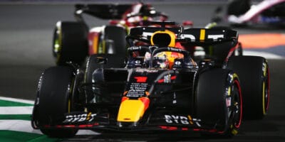 V Džiddě vyhrál Verstappen 0,5 sekundy před Leclercem