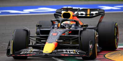 V Imole dominoval Verstappen, katastrofa pro Ferrari