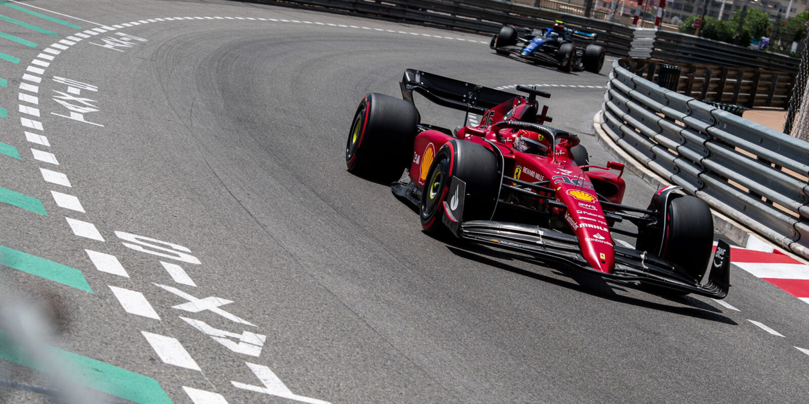 Kvalifikaci v Monaku ovládl Leclerc, Pérez v bariéře